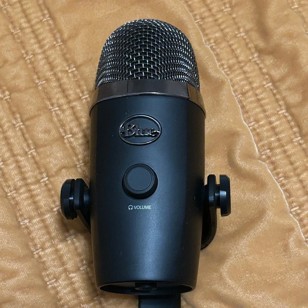 Blue Yeti Nano Premium USB Microphone Shadow Gray A00098 888-000302
